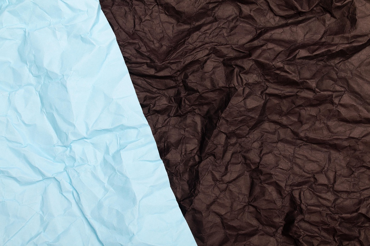 découvrez l'élégance authentique du tissu froissé, une texture unique qui apporte charme et originalité à vos créations textiles.