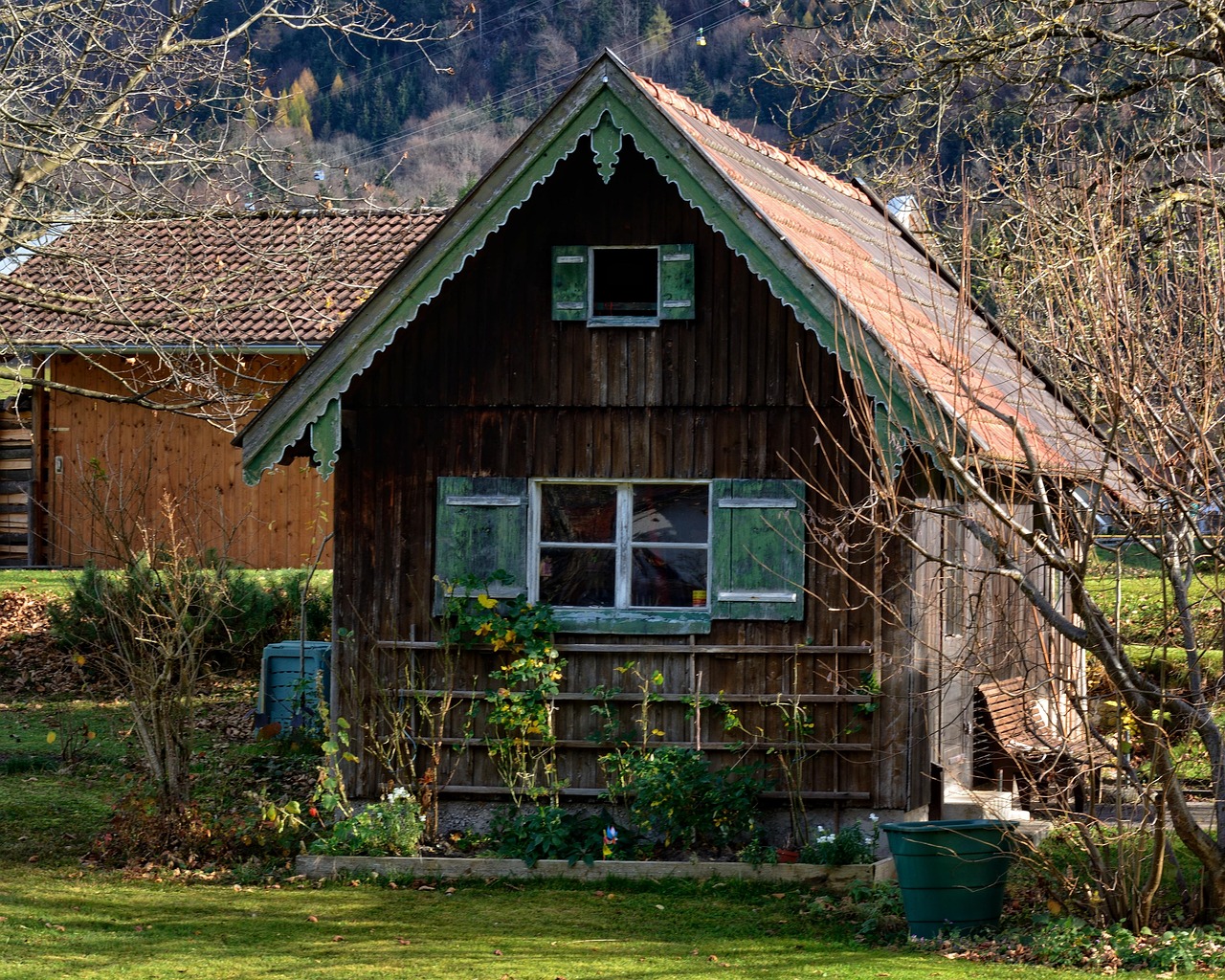 découvrez nos conseils et idées pour choisir et aménager un abri de jardin pratique et esthétique, parfait pour le rangement et vos activités en extérieur.