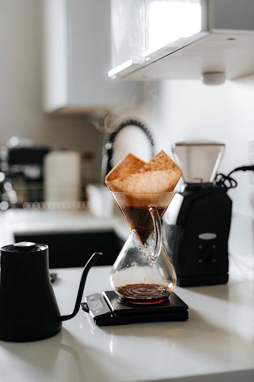 découvrez notre sélection d'appareils de cuisine modernes et performants pour faciliter toutes vos préparations culinaires.