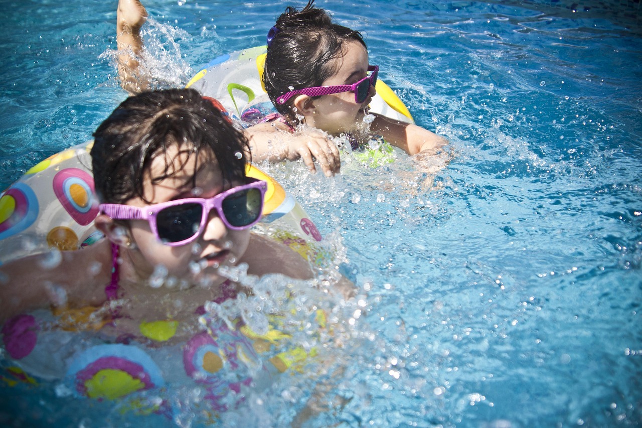 transformez votre piscine avec notre service de rénovation de luxe, alliant élégance et confort pour un espace extérieur unique.