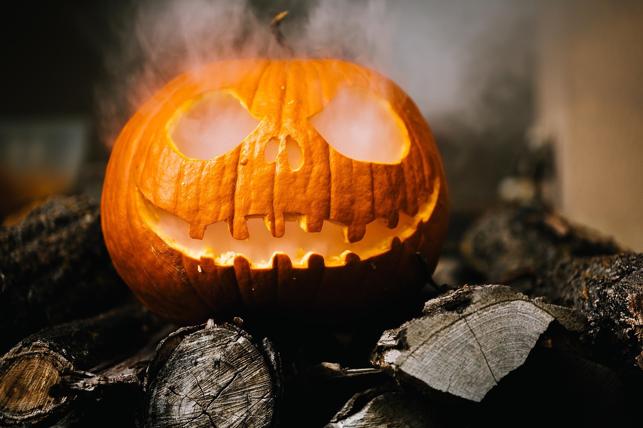 découvrez les tendances déco halloween 2024 pour une ambiance effrayante et originale. idées, couleurs et accessoires incontournables pour sublimer votre maison.